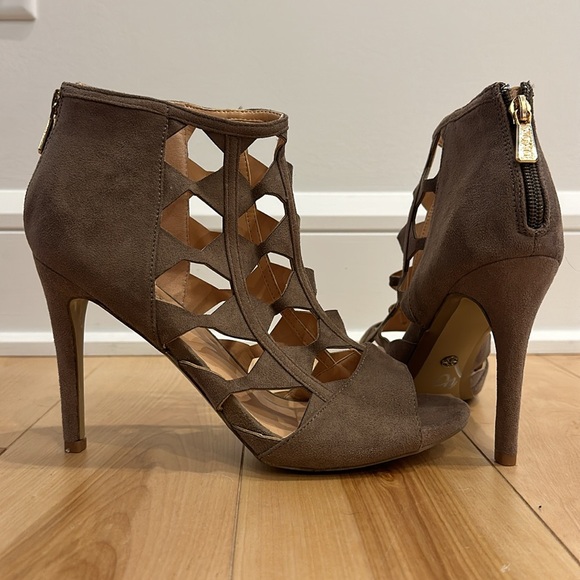 NEW XOXO Clovis High Heels Sandal Bootie - Picture 2 of 4